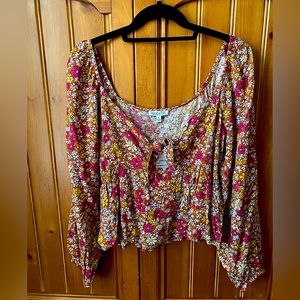 NWT Boho Floral Cropped Blouse